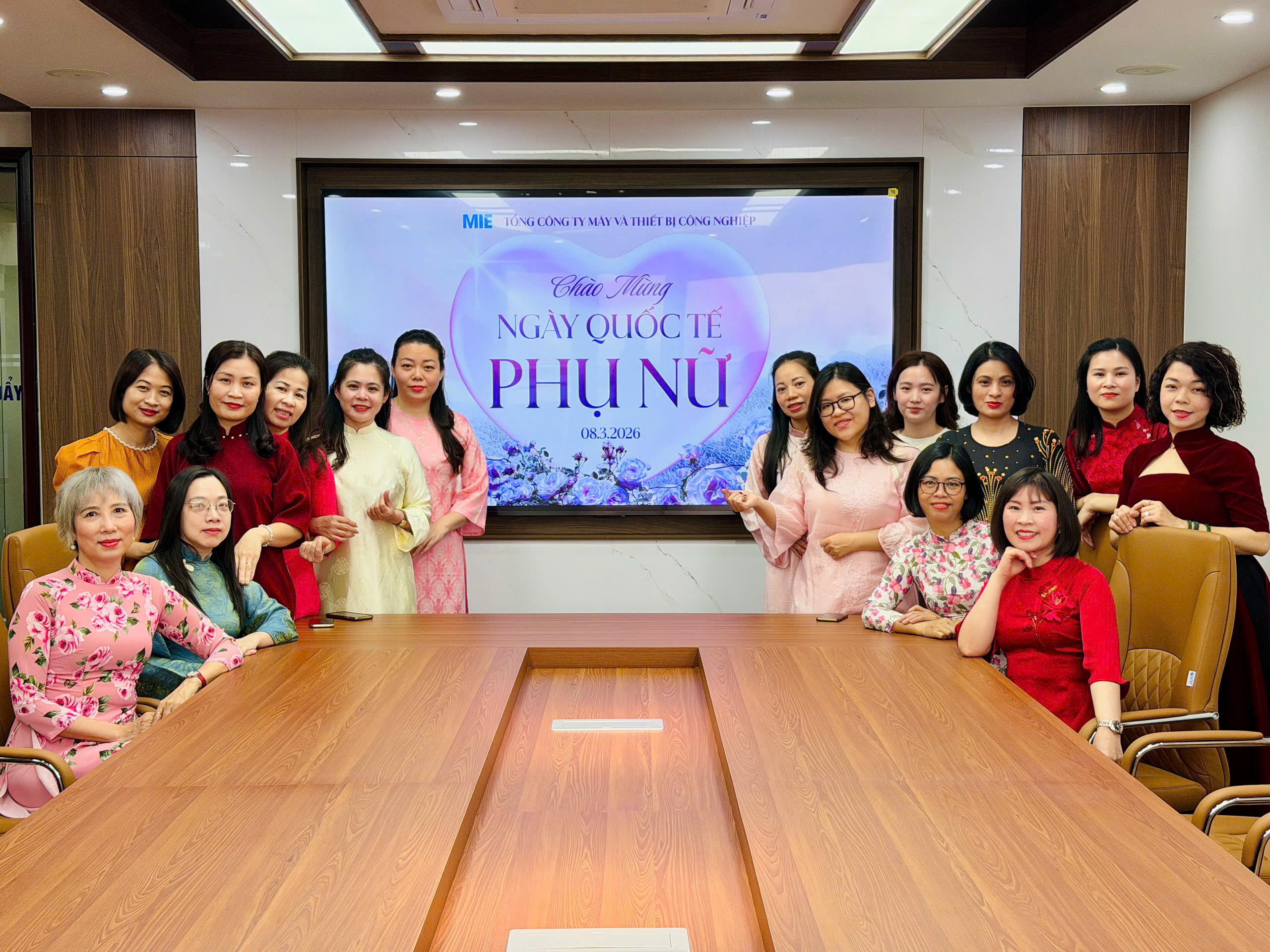 MIE gặp mặt chúc mừng Ngày Quốc tế Phụ nữ 8/3 và sinh nhật cán bộ, nhân viên Quý I