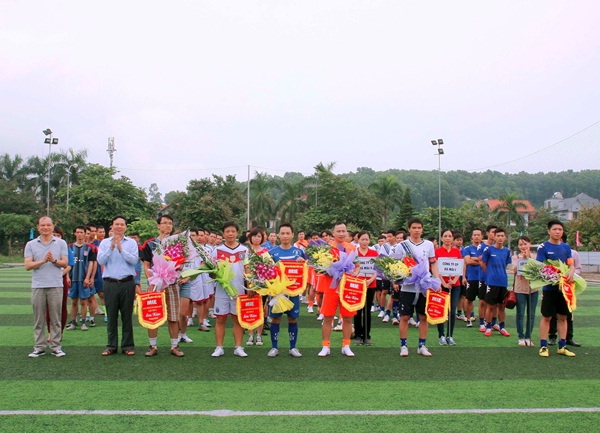 Công đoàn MIE tổ chức giải bóng đá giao hữu lần thứ nhất năm 2015