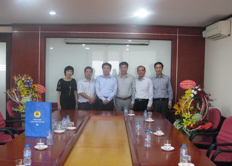 Lãnh đạo Công đoàn Công Thương Việt Nam chúc mừng Ban lãnh đạo mới của MIE
